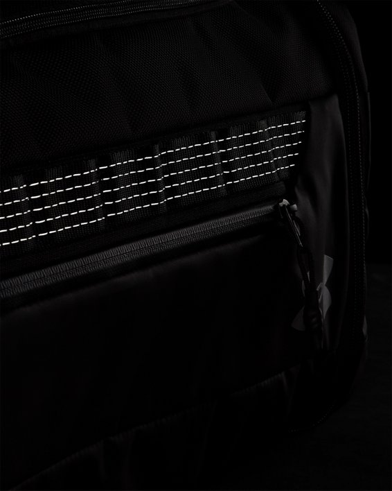 กระเป๋าเป้ทรงดัฟเฟิล UA Triumph CORDURA® in Black image number 9